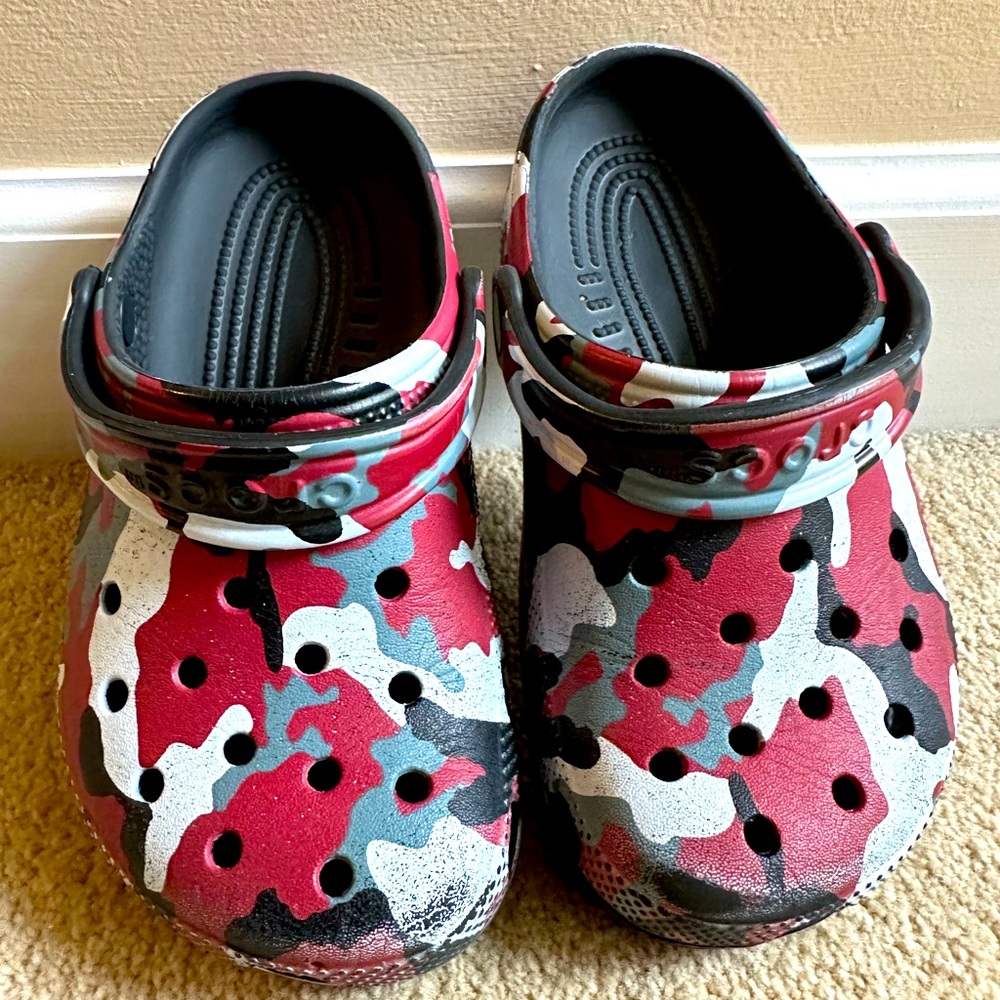 Kids Red/Black Camo Crocs J1